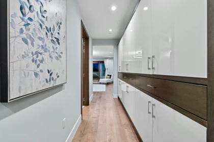 Entry Foyer Photo of 2052 Inglewood Avenue, West Vancouver, BC