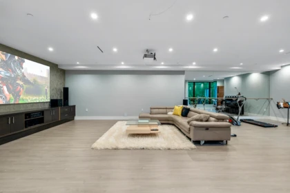 Hot Tub / Spa Photo of 2052 Inglewood Avenue, West Vancouver, BC