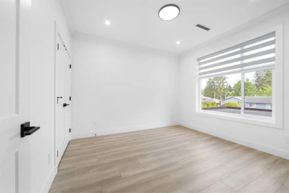 Hallway Photo of 14043 80 Avenue, Surrey, BC