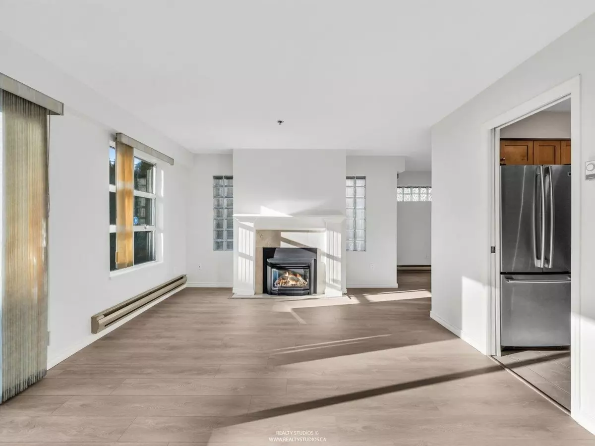 Dining Area Photo of 202 966 W 14th Avenue, Vancouver, BC