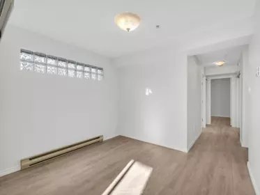 Breakfast Nook Photo of 202 966 W 14th Avenue, Vancouver, BC