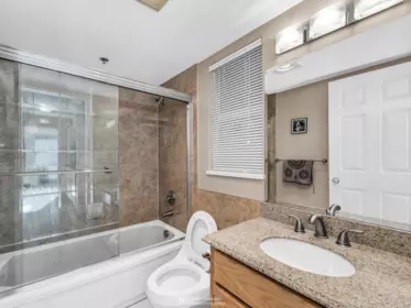 Guest Bathroom Photo of 202 966 W 14th Avenue, Vancouver, BC