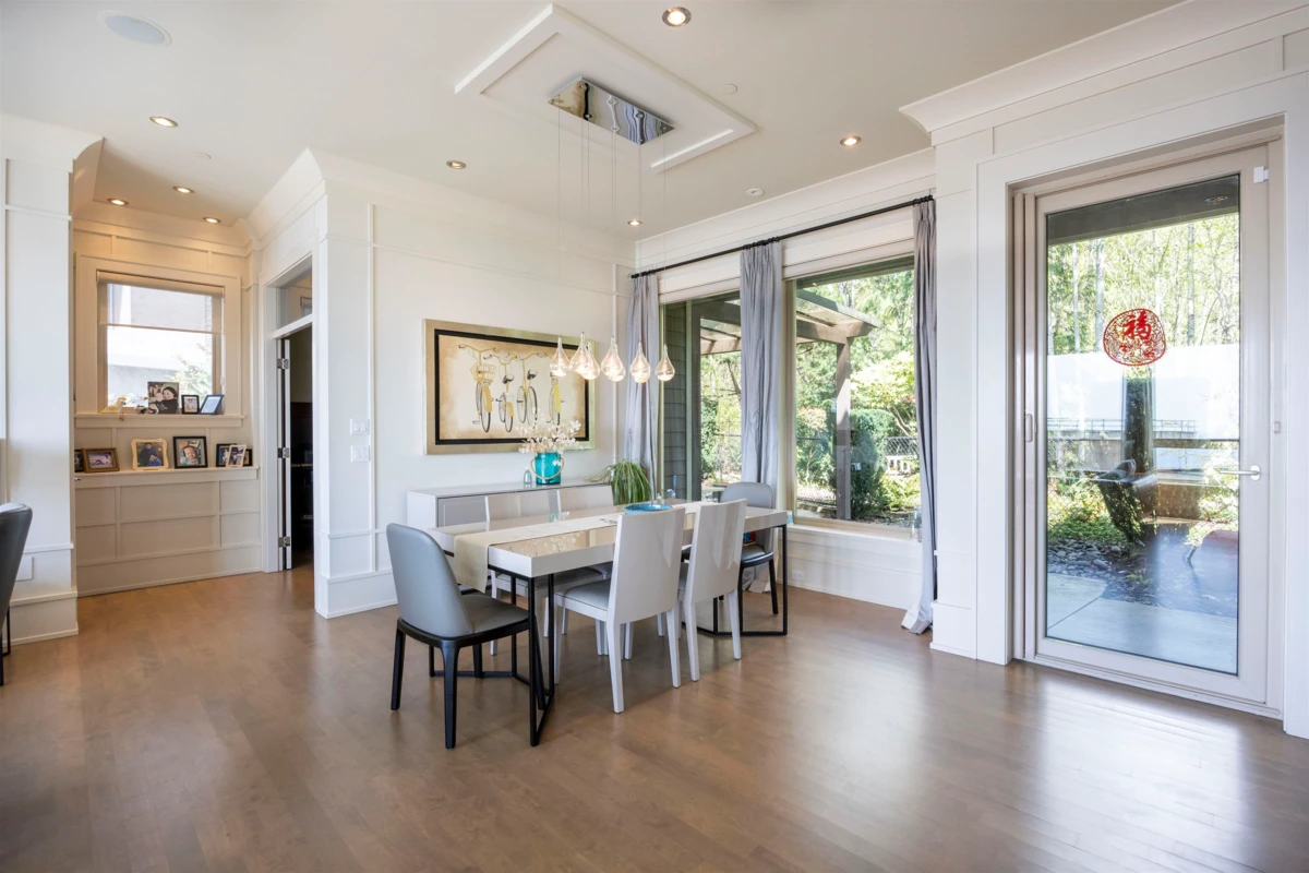 Dining Area Photo of 14533 Magdalen Avenue, White Rock, BC