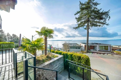 Community Amenities Photo (Clubhouse) of 14533 Magdalen Avenue, White Rock, BC