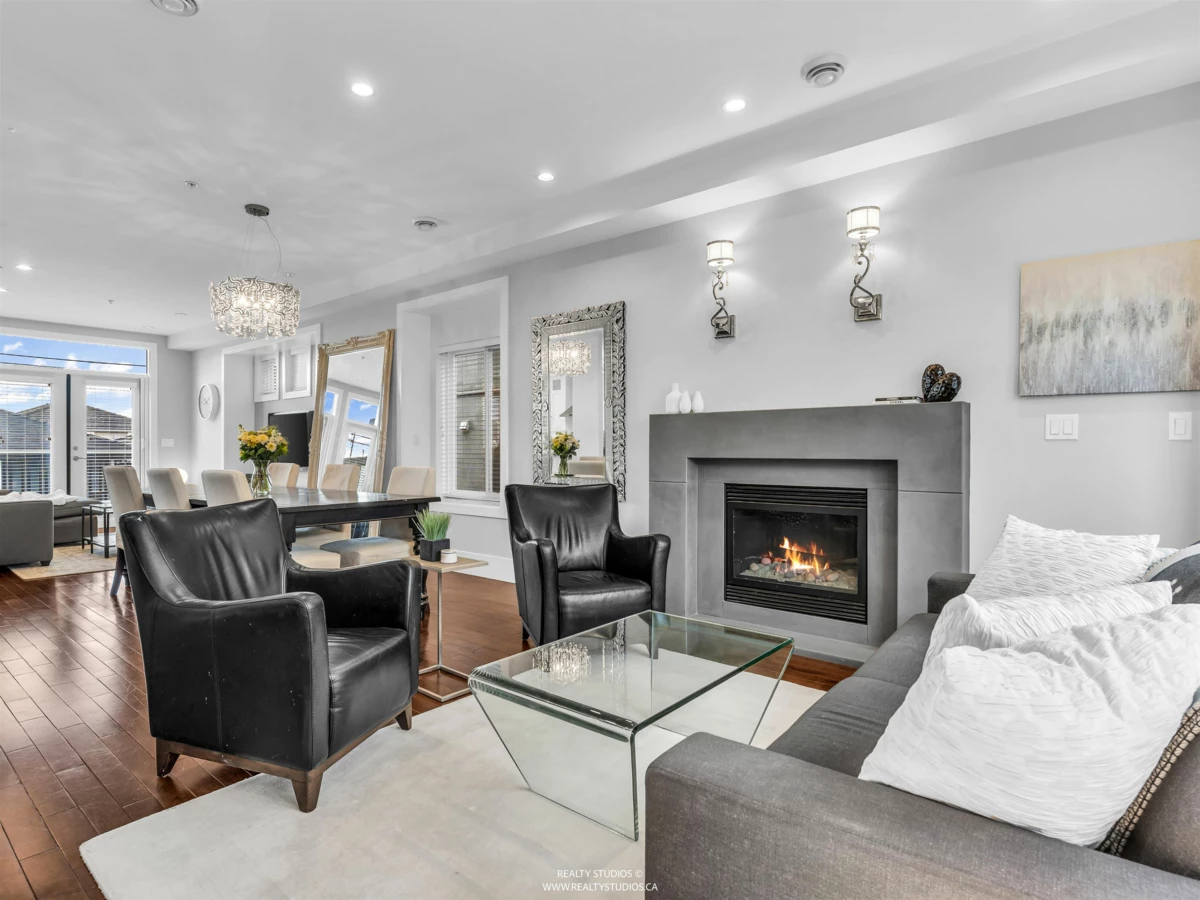 Dining Area Photo of 66 E 57th Avenue, Vancouver, BC