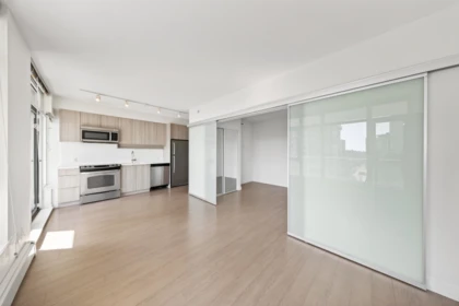 Kitchen Island Photo of 810 13308 Central Avenue, Surrey, BC