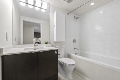Primary Bathroom Photo of 1107 111 E 1st Avenue, Vancouver, BC