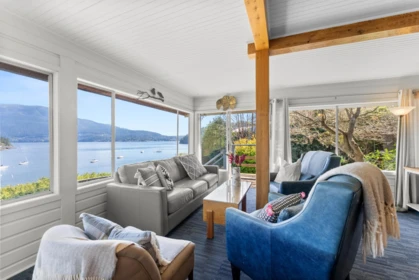 Breakfast Nook Photo of 433 Senator Place, Bowen Island, BC