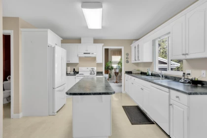 Breakfast Nook Photo of 12015 100a Avenue, Surrey, BC