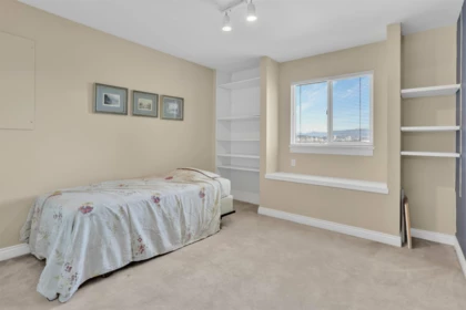 Entry Foyer Photo of 12015 100a Avenue, Surrey, BC