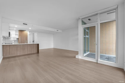 Primary Bathroom Photo of 205 618 Carnarvon Street, New Westminster, BC