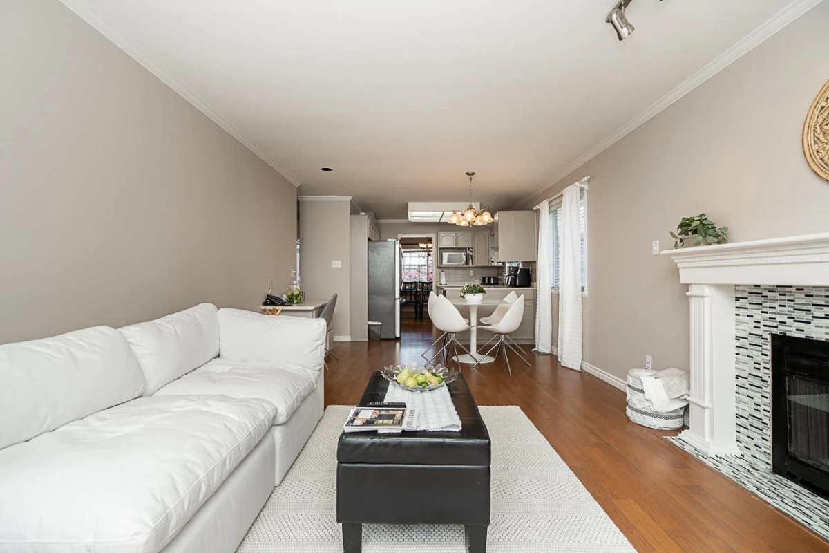 Dining Area Photo of 1932 Jacana Avenue, Port Coquitlam, BC