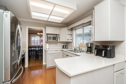 Kitchen Island Photo of 1932 Jacana Avenue, Port Coquitlam, BC