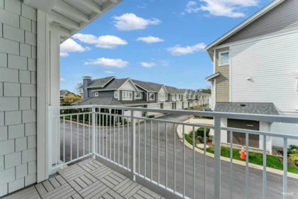 Garden / Landscaping Photo of 103 5311 Admiral Way, Delta, BC