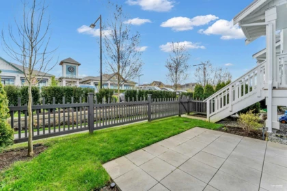 Swimming Pool Photo of 103 5311 Admiral Way, Delta, BC