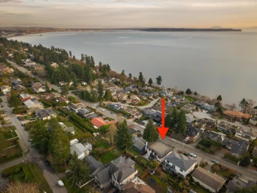Community Amenities Photo (Clubhouse) of 13169 Marine Drive, Surrey, BC