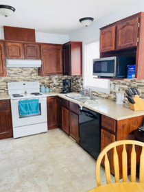 Kitchen Photo of 45470 Spruce Drive, Chilliwack, BC