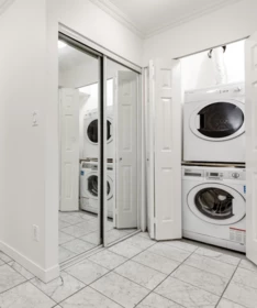 505 9603 Manchester Drive, Burnaby, BC, Burnaby — Apartment/Condo for sale