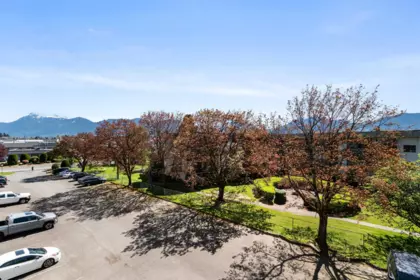 Outdoor Deck Photo of 312 45598 Mcintosh Drive, Chilliwack, BC