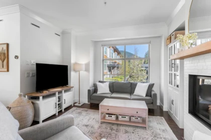 Breakfast Nook Photo of 8 3025 Baird Road, North Vancouver, BC
