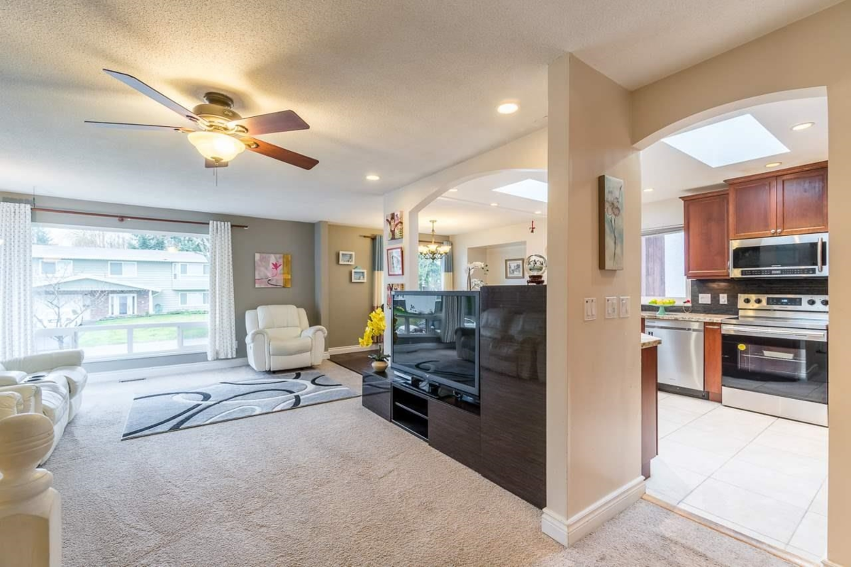Living Room Photo of 14928 93a Avenue, Surrey, BC