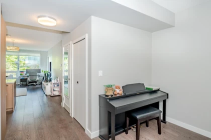 Entry Foyer Photo of 330 9333 Tomicki Avenue, Richmond, BC