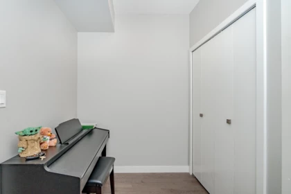 Hallway Photo of 330 9333 Tomicki Avenue, Richmond, BC