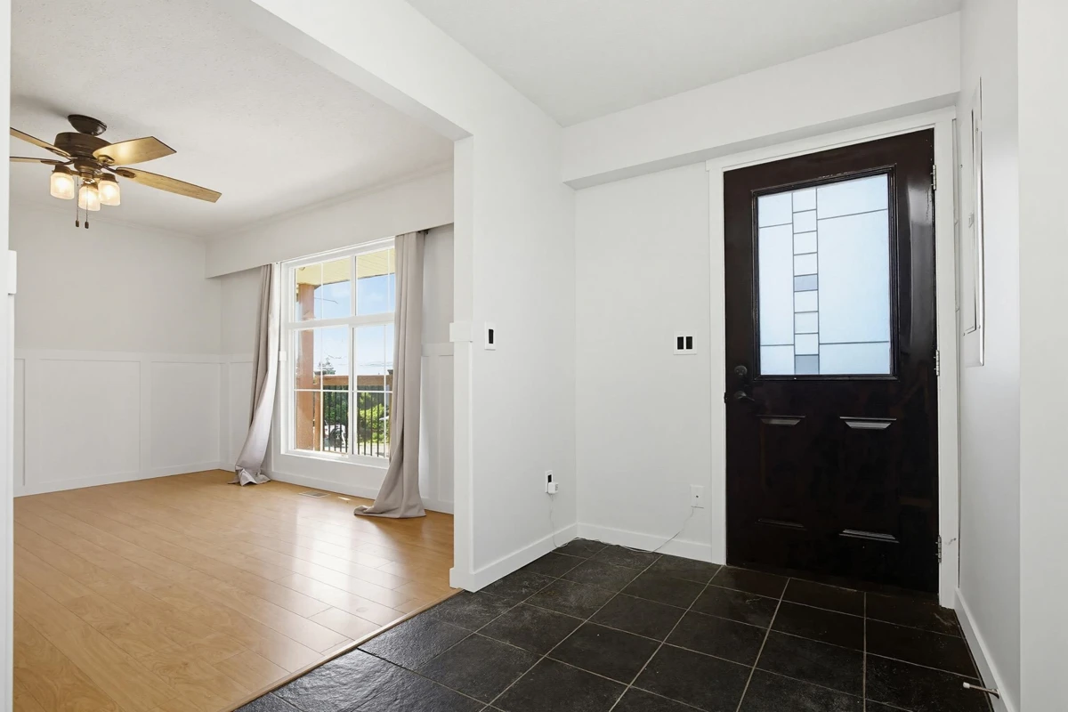 Family Room Photo of 32921 3rd Avenue, Mission, BC