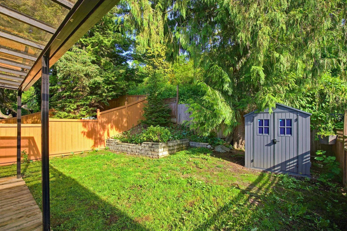 Living Room Photo of 32921 3rd Avenue, Mission, BC
