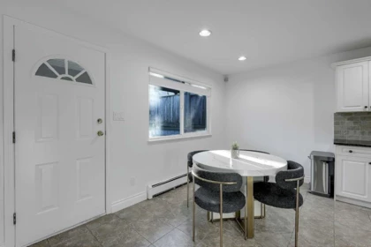 Guest Bathroom Photo of 13636 60a Avenue, Surrey, BC