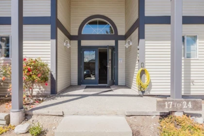 17 689 Park Road, Gibsons, BC, Gibsons — Apartment/Condo for sale