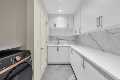 Hot Tub / Spa Photo of 4465 Wallace Street, Vancouver, BC