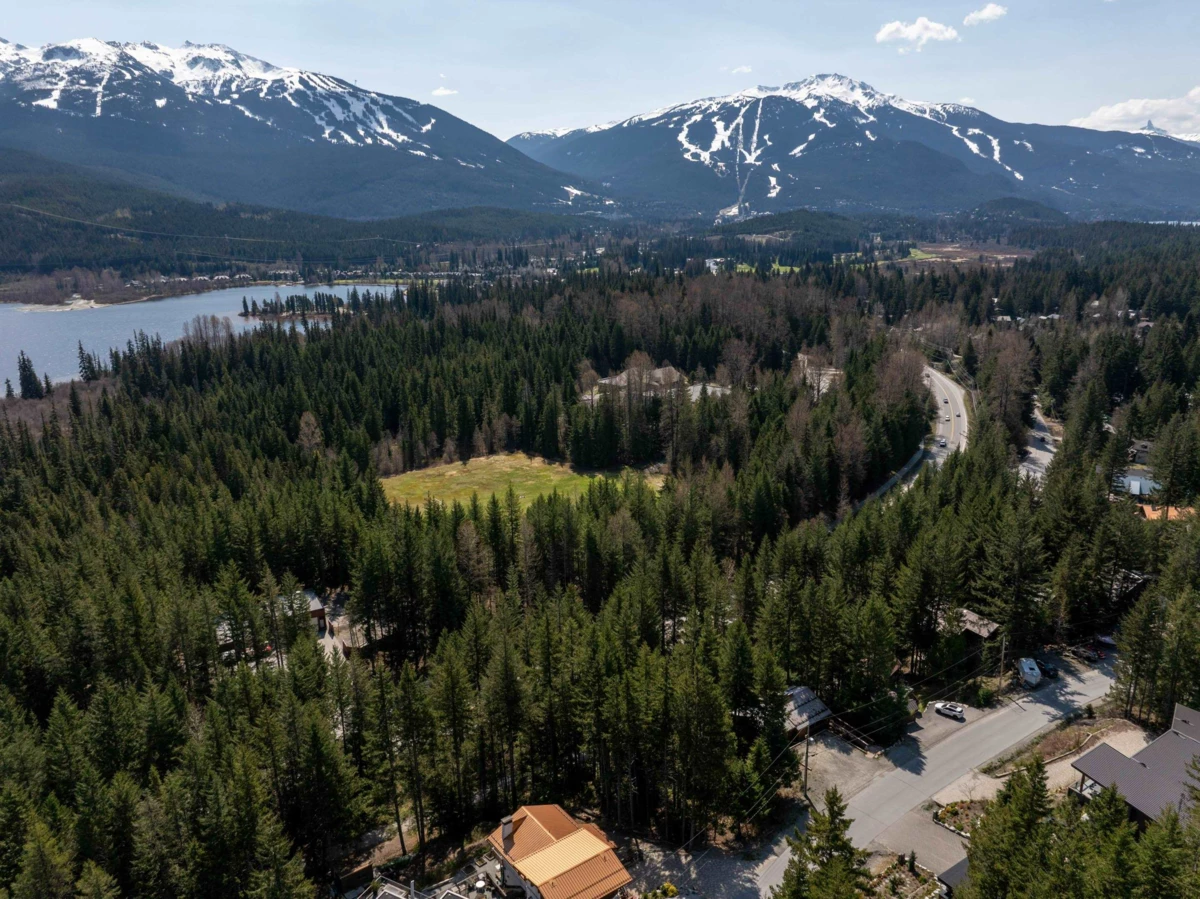 Family Room Photo of 8214 Mountain View Drive, Whistler, BC