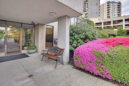 Hallway Photo of 701 145 St Georges Avenue, North Vancouver, BC