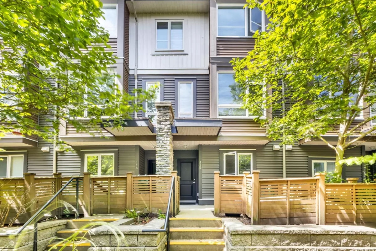 Family Room Photo of 115 5888 144 Street, Surrey, BC