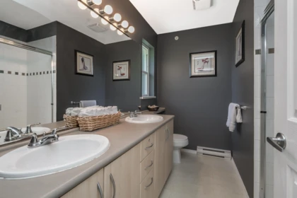 Guest Bathroom Photo of 1 6747 203 Street, Langley, BC