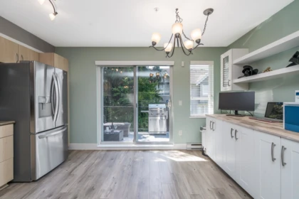 Kitchen Photo of 1 6747 203 Street, Langley, BC