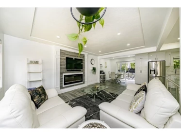 Kitchen Island Photo of 14927 Kew Drive Drive, Surrey, BC