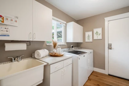 Basement Recreation Room Photo of 15395 112a Avenue, Surrey, BC