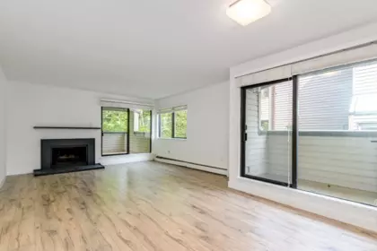 Kitchen Island Photo of 212 3275 Mountain Highway, North Vancouver, BC