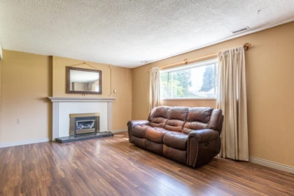 Entry Foyer Photo of 14769 110 Avenue, Surrey, BC