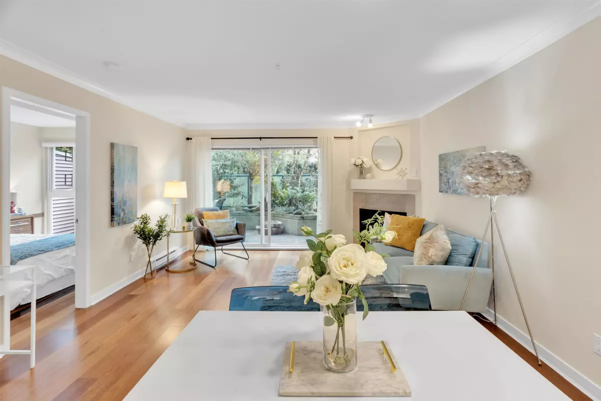 Living Room Photo of 201 3590 W 26th Avenue, Vancouver, BC