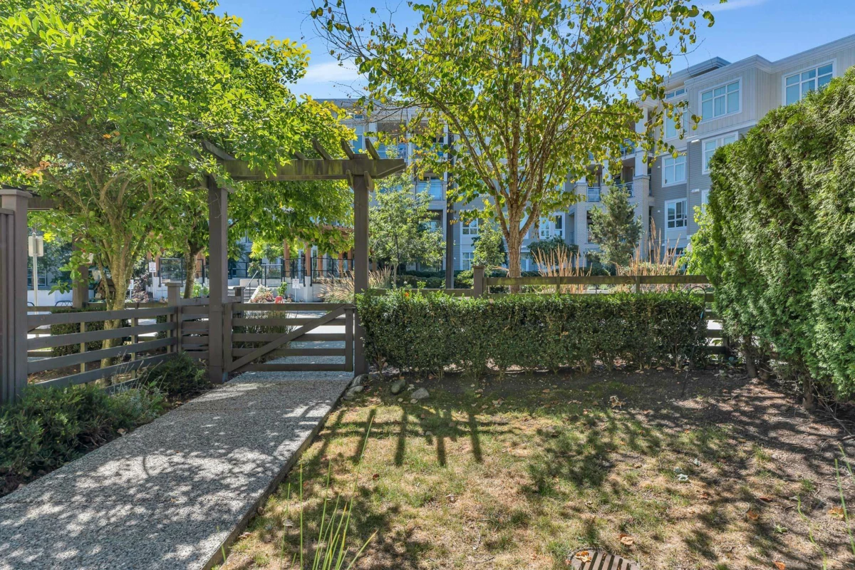 Exterior Rear Photo of 22 15405 31 Avenue, Surrey, BC
