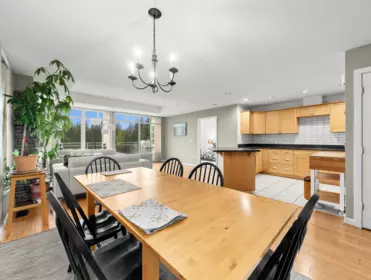 Breakfast Nook Photo of 8725 Seascape Drive, West Vancouver, BC
