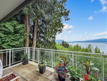 Garden / Landscaping Photo of 8725 Seascape Drive, West Vancouver, BC