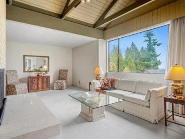 8355 Nelson Avenue, Burnaby, BC, Burnaby — Single Family Residence for sale