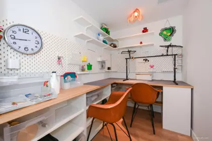Kitchen Photo of 606 1500 Fern Street, North Vancouver, BC
