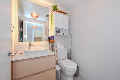 Office / Den Photo of 606 1500 Fern Street, North Vancouver, BC