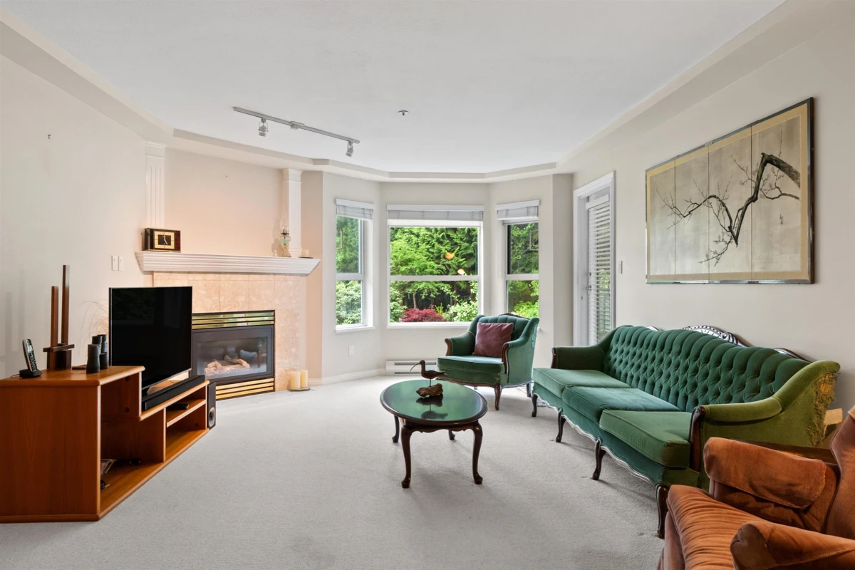 Living Room Photo of 206 1283 Parkgate Avenue, North Vancouver, BC