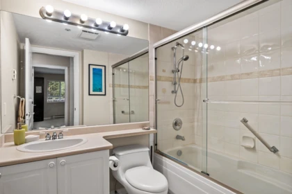 Swimming Pool Photo of 206 1283 Parkgate Avenue, North Vancouver, BC